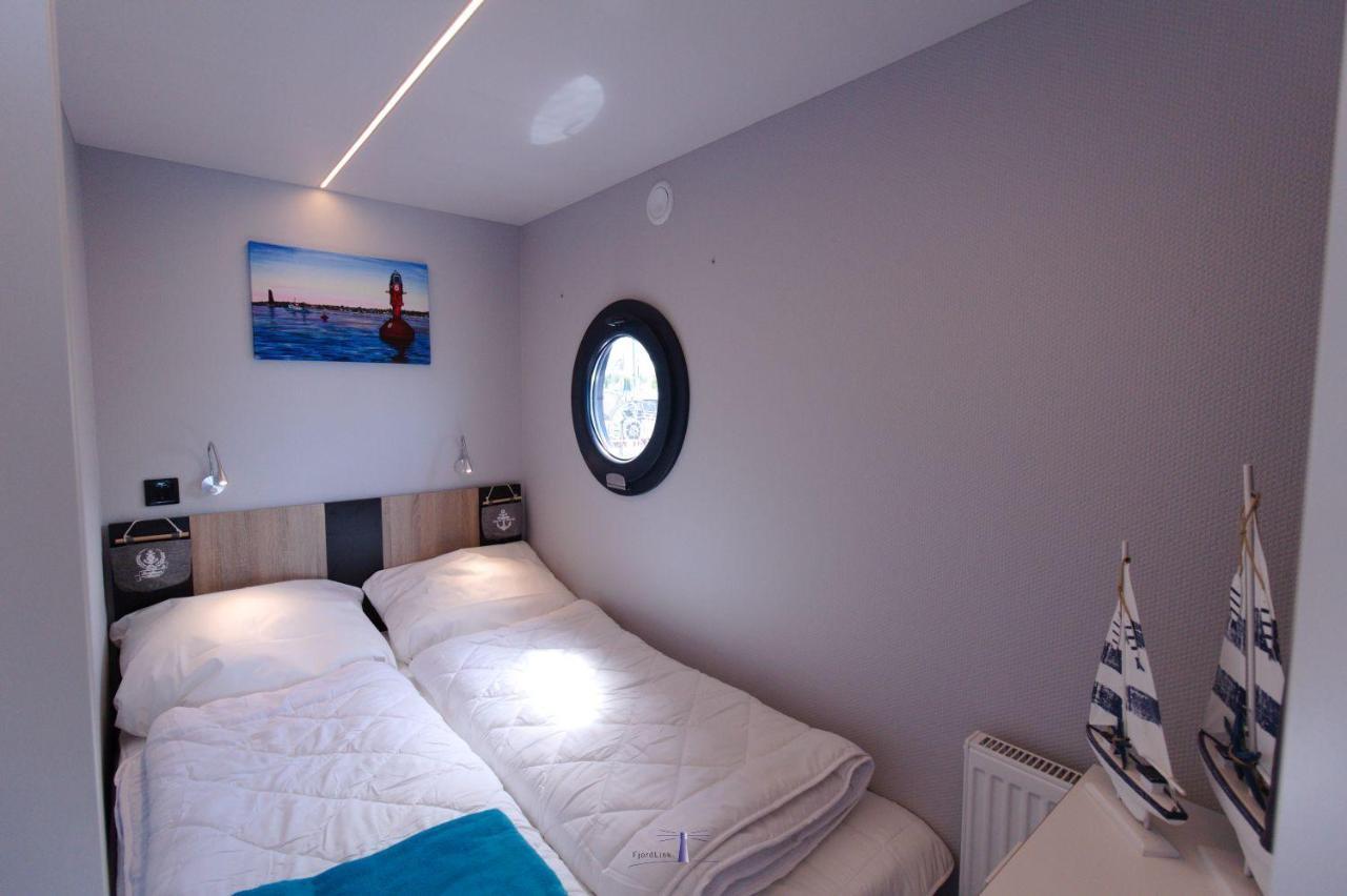 Hausboot Fjord Lacerta Mit Dachterrasse In Wendtorf Dış mekan fotoğraf