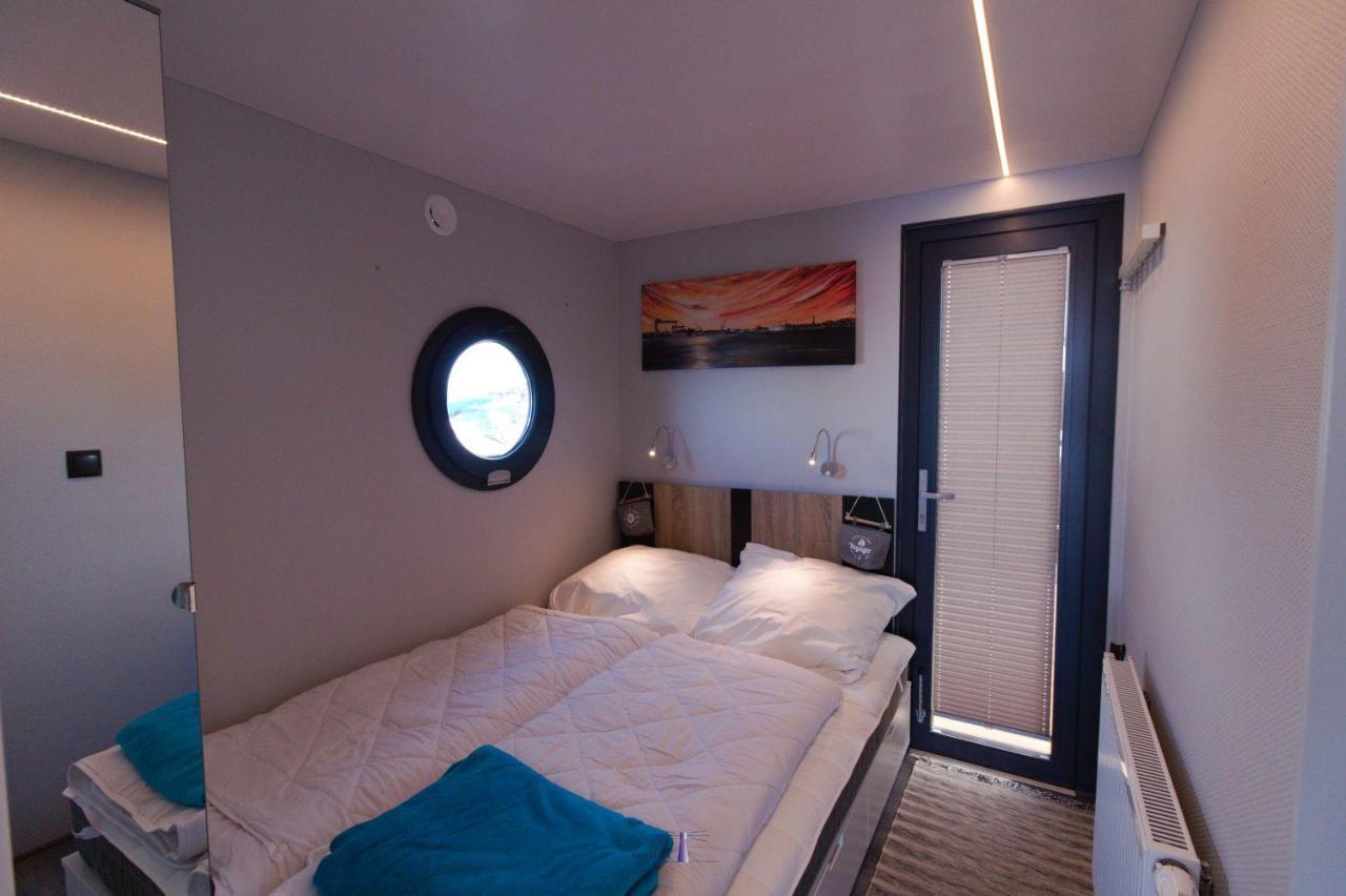Hausboot Fjord Lacerta Mit Dachterrasse In Wendtorf Dış mekan fotoğraf